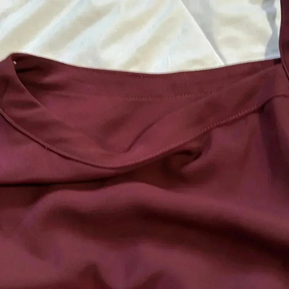 Tobi V plunge neck open shoulder burgundy romper size medium - Picture 4 of 7